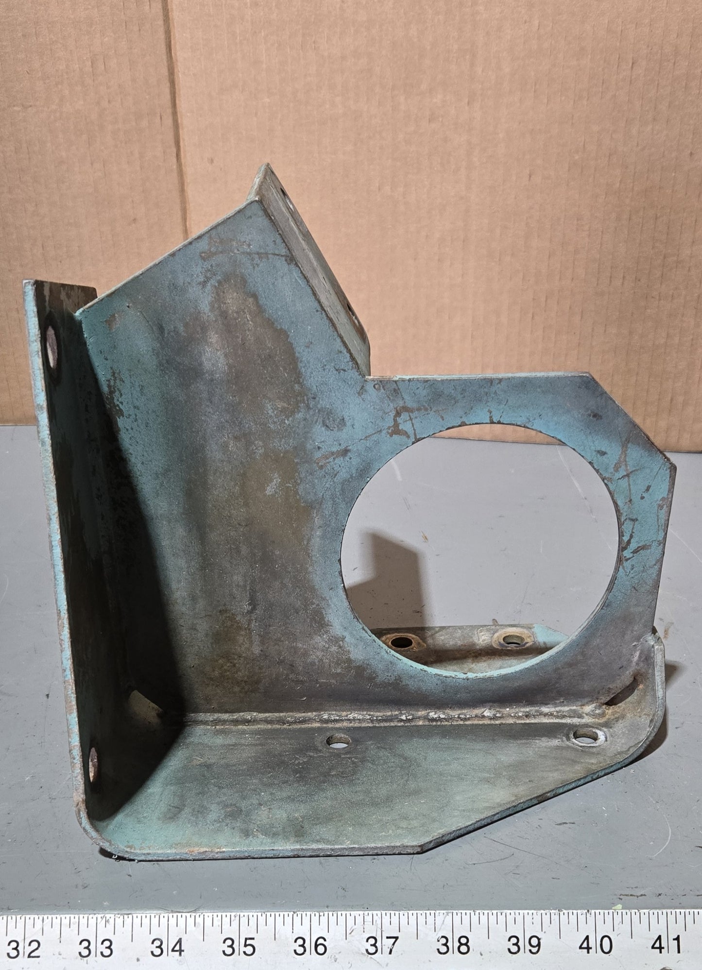 FUEL FILTER MOUNTING BRACKET