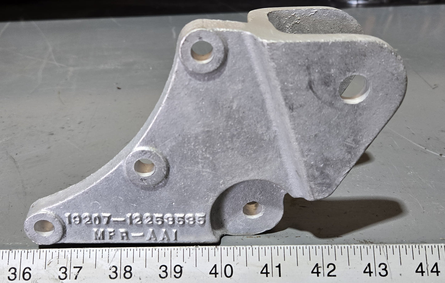 BRACKET ASSEMBLY 2920-01-060-2488 PN: 1225353